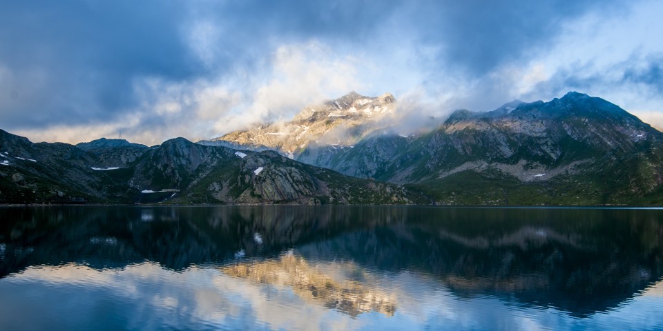 Landscape shot with a wide-angle lens