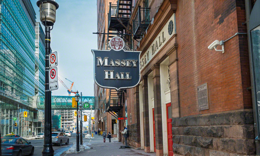 The 35mm focal length delivers a wonderful sense of time and space