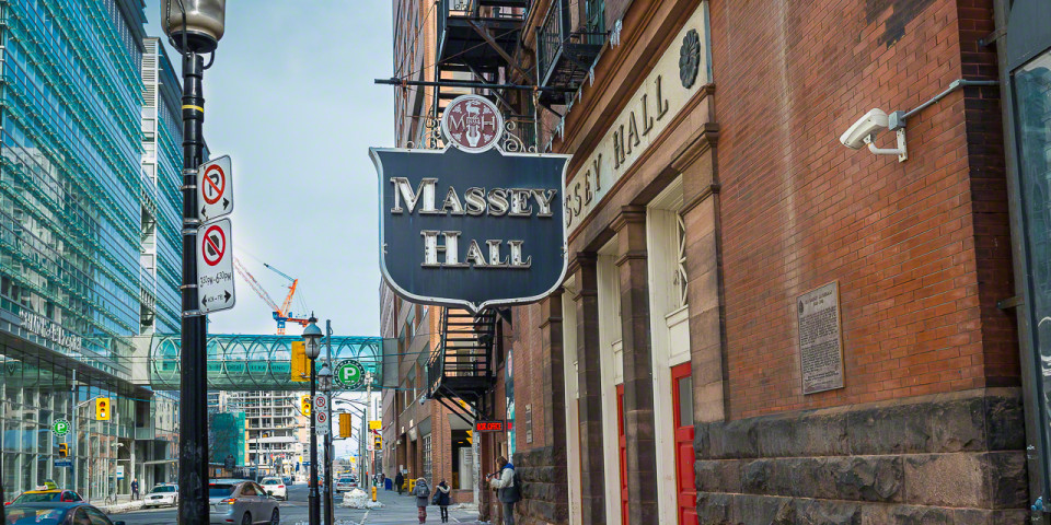 The 35mm focal length delivers a wonderful sense of time and space