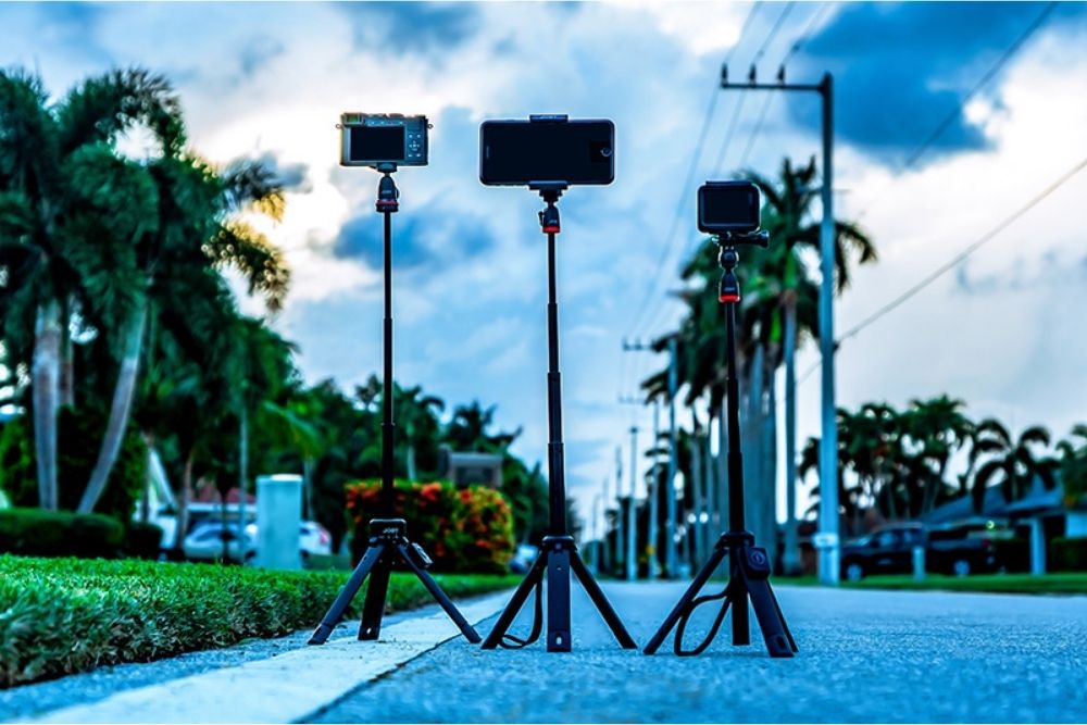 Mobile Teleports On The Street