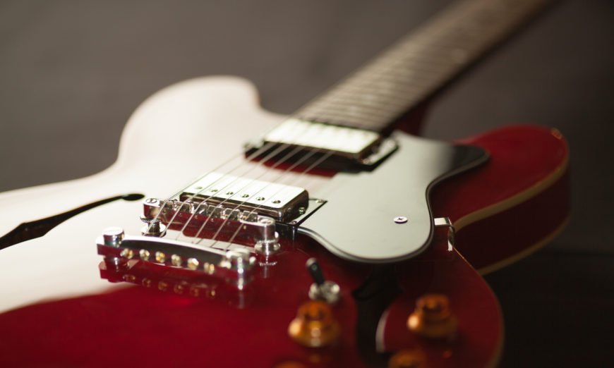 Photo of a Guitar shows depth of field